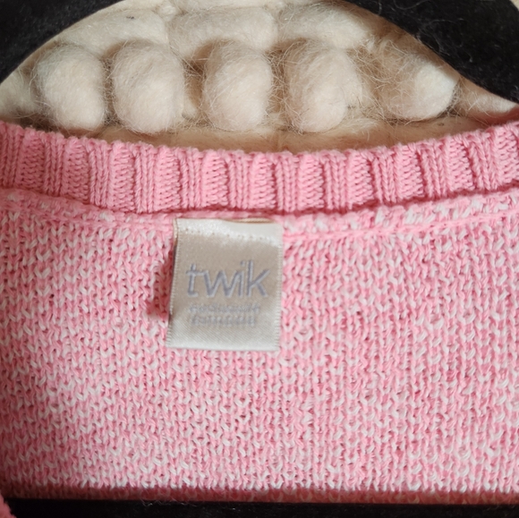 Pink checkered sweater vest 💖 - Picture 3 of 4